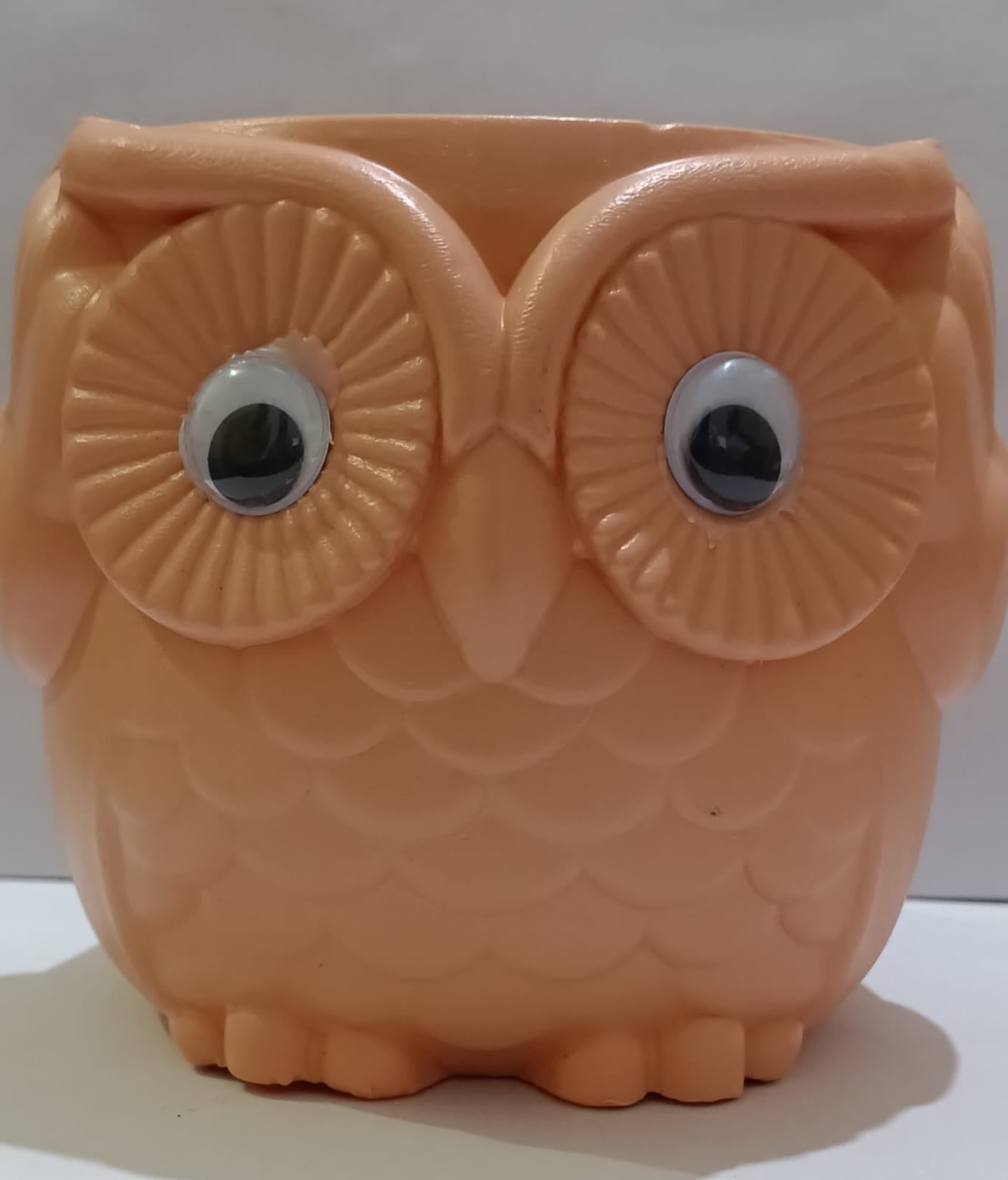 Peach Owl Plastic Pots (Single)