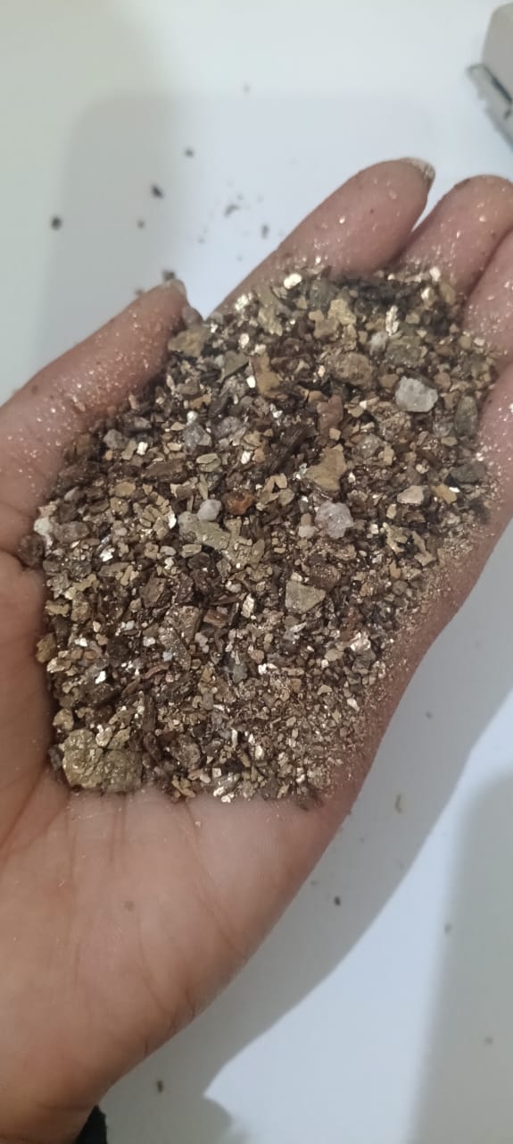 Row Vermiculite (Pack of 20gm)